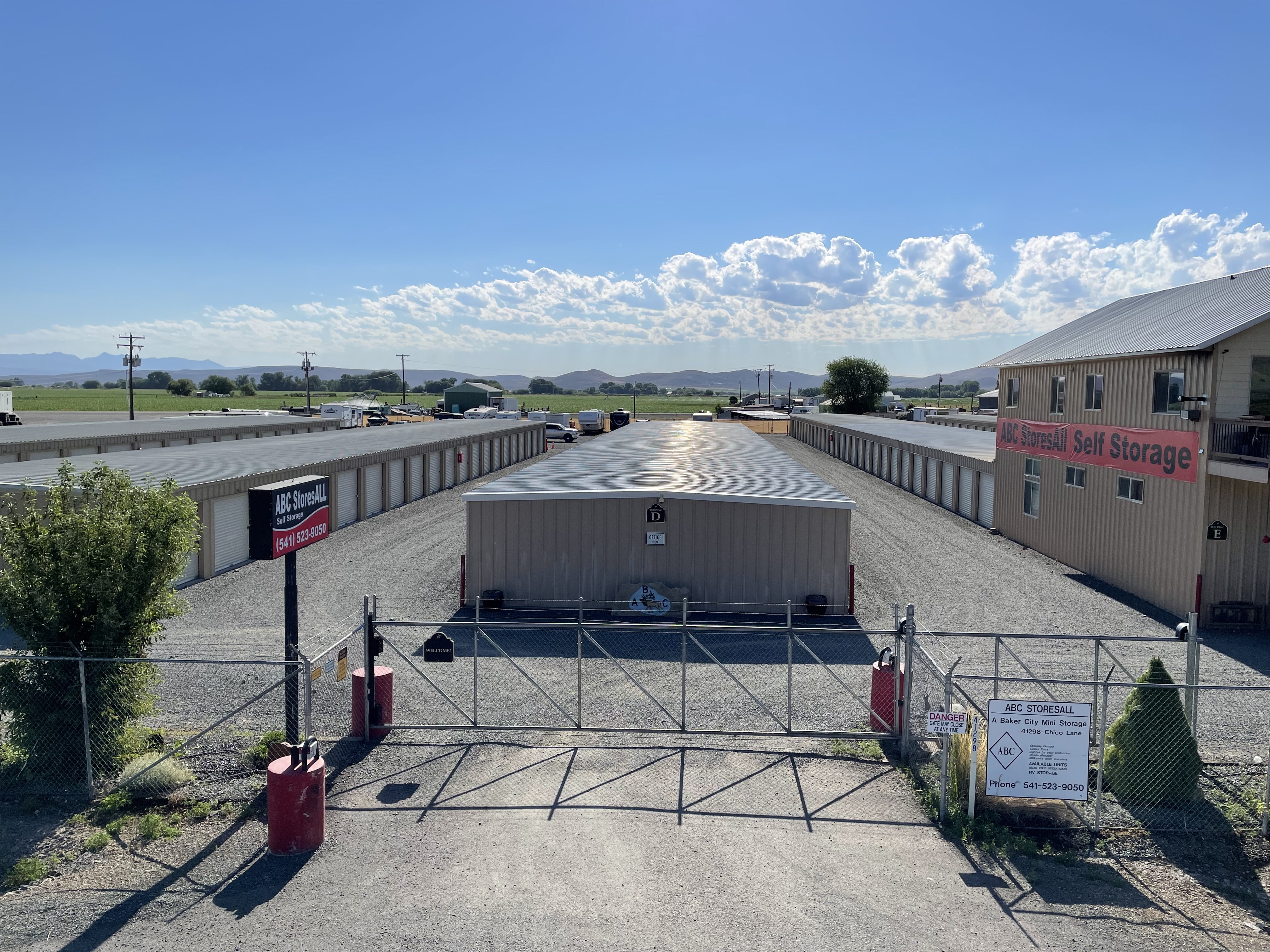 fenced entry drive up units available Baker City, OR